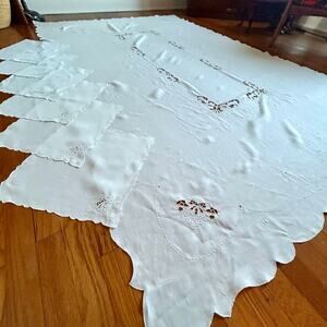 Vintage White Cutwork 97” x 62” Tablecloth Set w/ 6 Embroidered Napkins